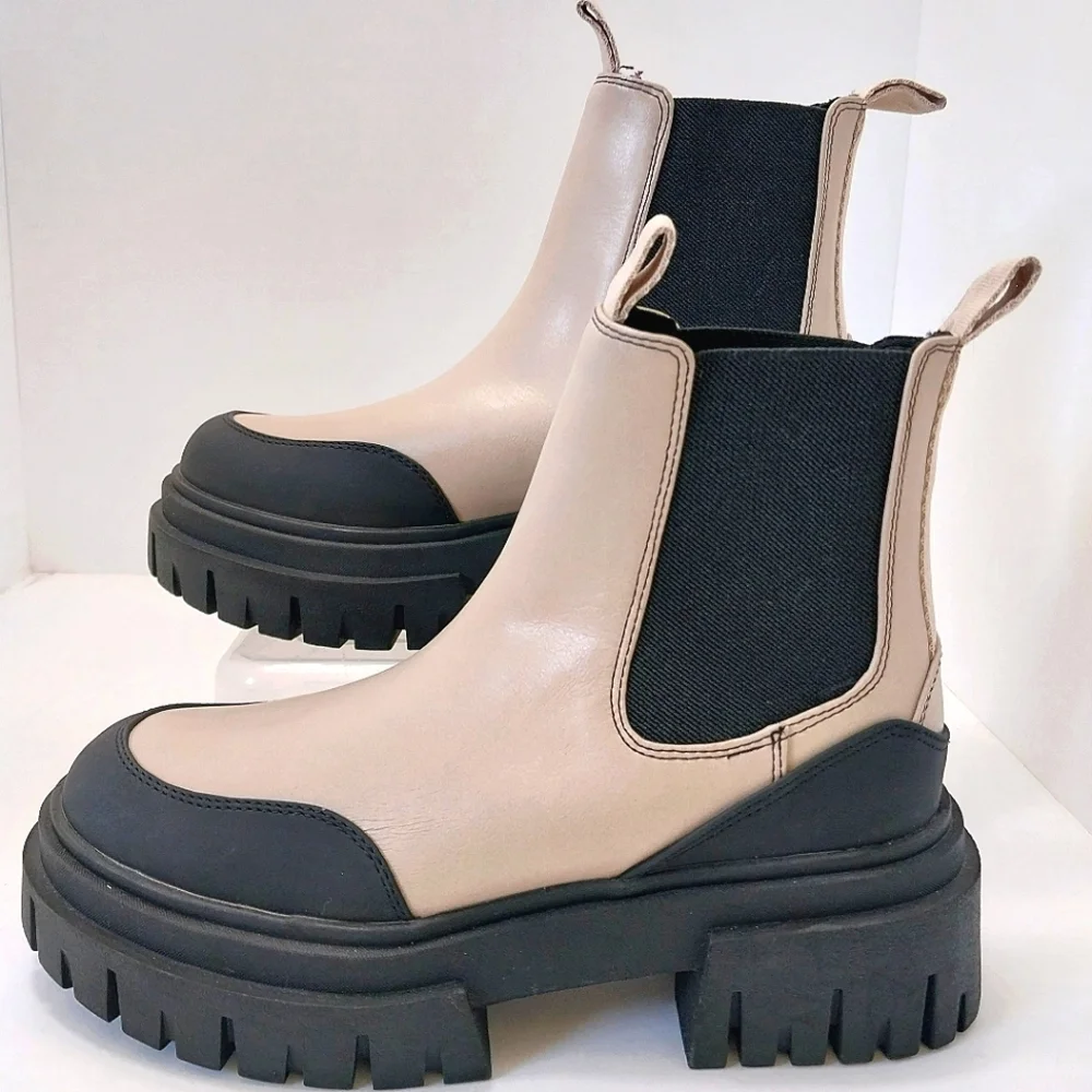 Steve Madden Nicki Chelsea Platform Boots, NEW, Size‎ 6M